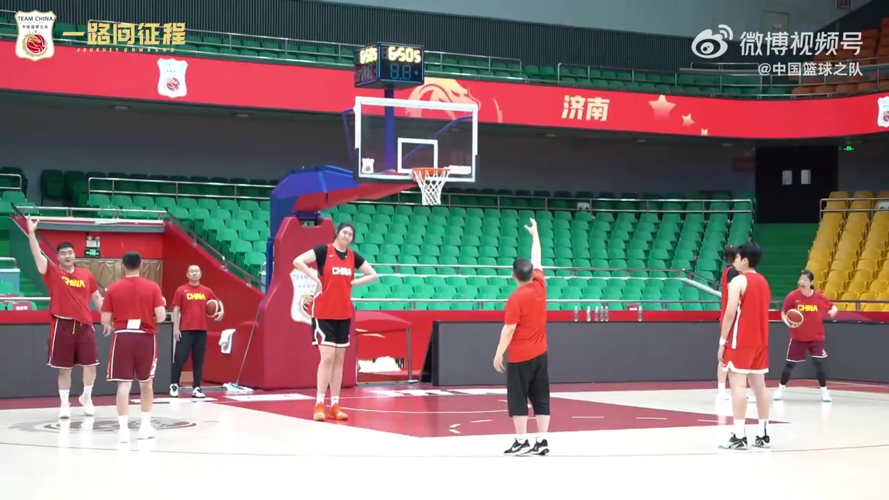 上一场大胜46分!中国篮球之队官博晒女篮今日赛前训练视频